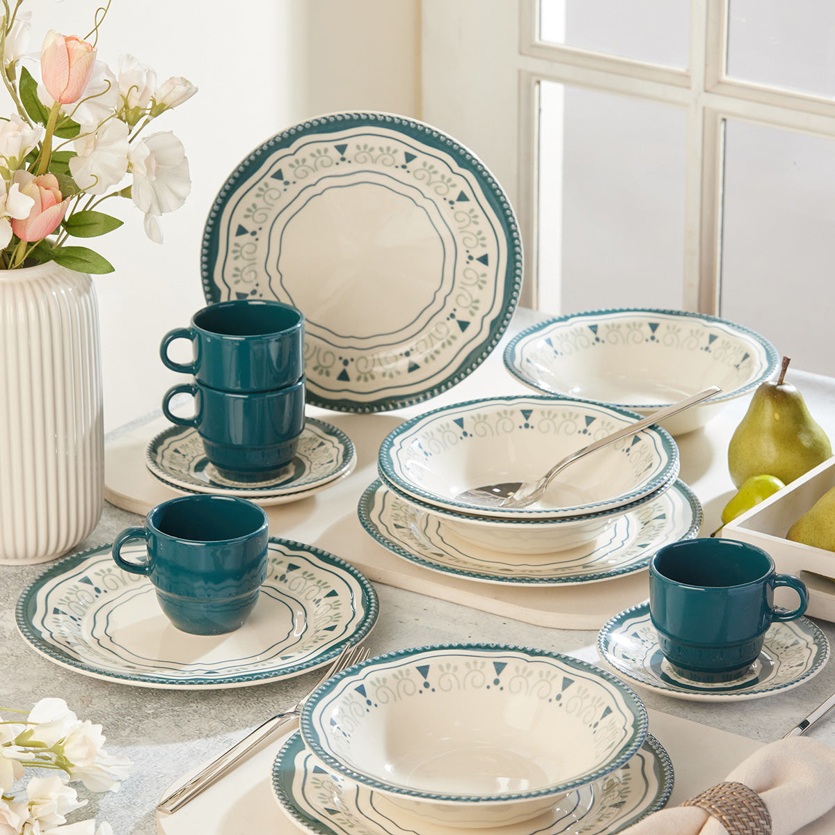 Vajilla CORONA Eleonor 4 Puestos 16 Piezas