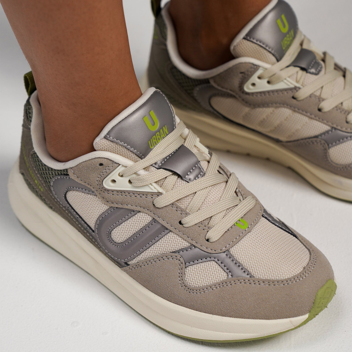Tenis Urban REF UM284/WA/OLI Dama Oliva